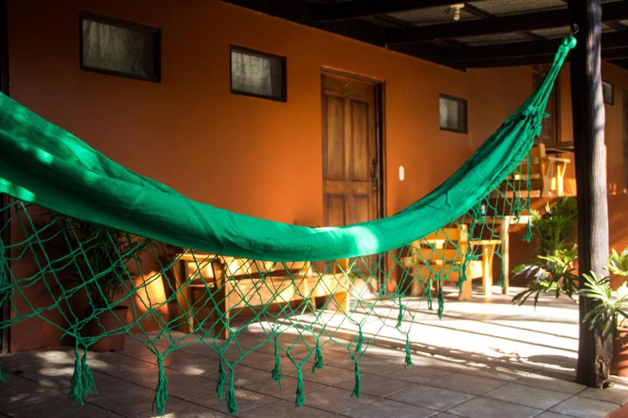 Tsunami Hostel Tamarindo Bagian luar foto